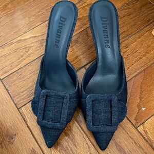 DIVIANNE size 8 US denim heel